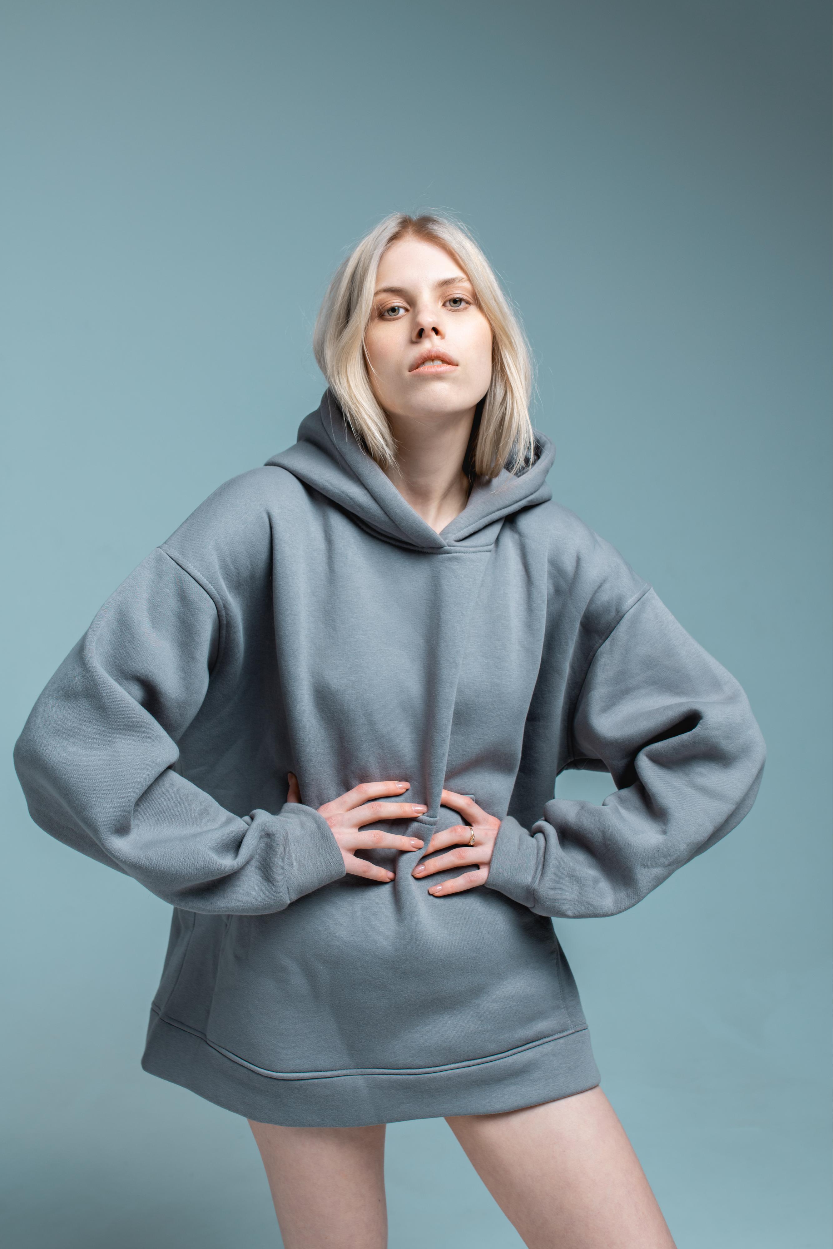 FELPA CON CAPPUCCIO / DONNA